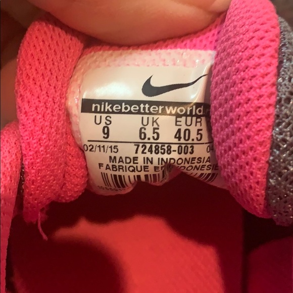 Nike - Picture 5 of 6